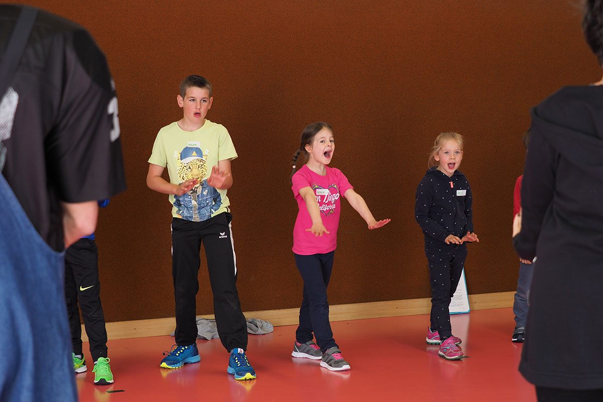 Gal Stage Kids 3